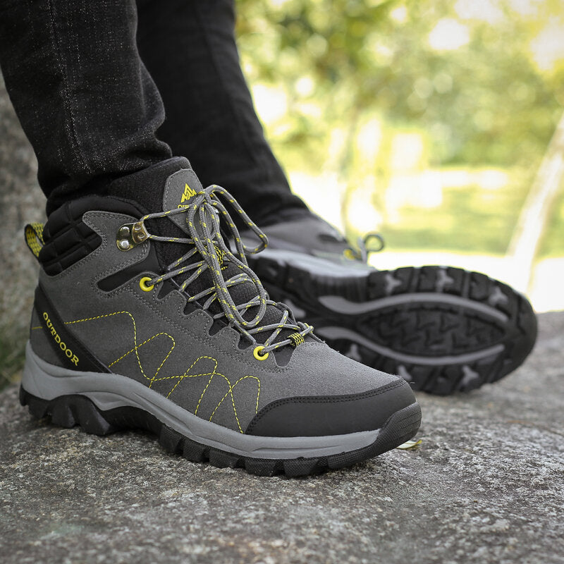 Men's Winter Outdoor Waterproof Anti-Skid Lightweight Toe Protective Hiking Boots